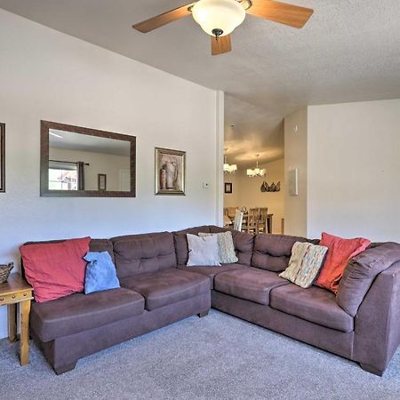 Rustic Retreat Moab Townhome With Grill And Fire Pit エクステリア 写真