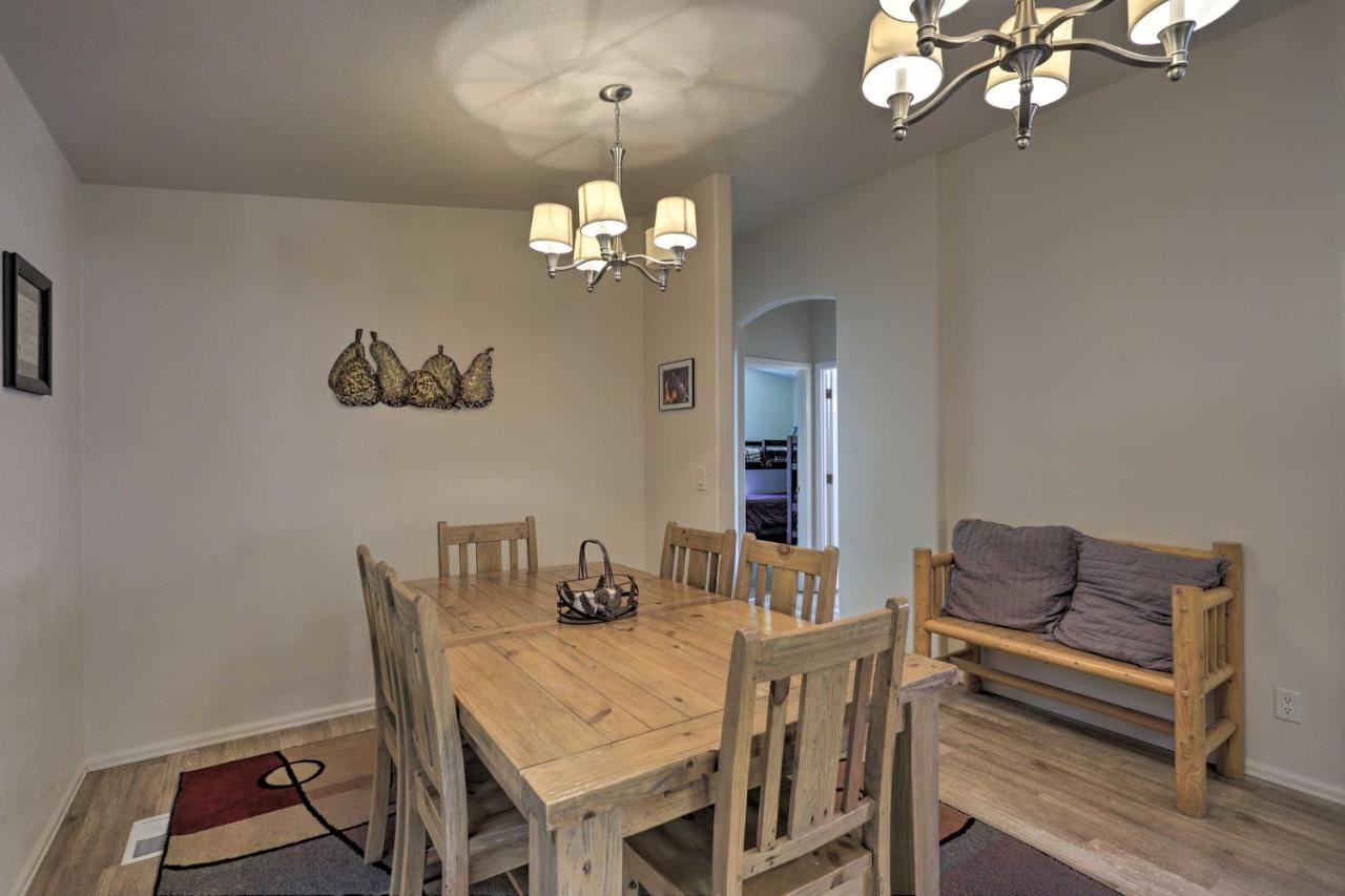 Rustic Retreat Moab Townhome With Grill And Fire Pit エクステリア 写真