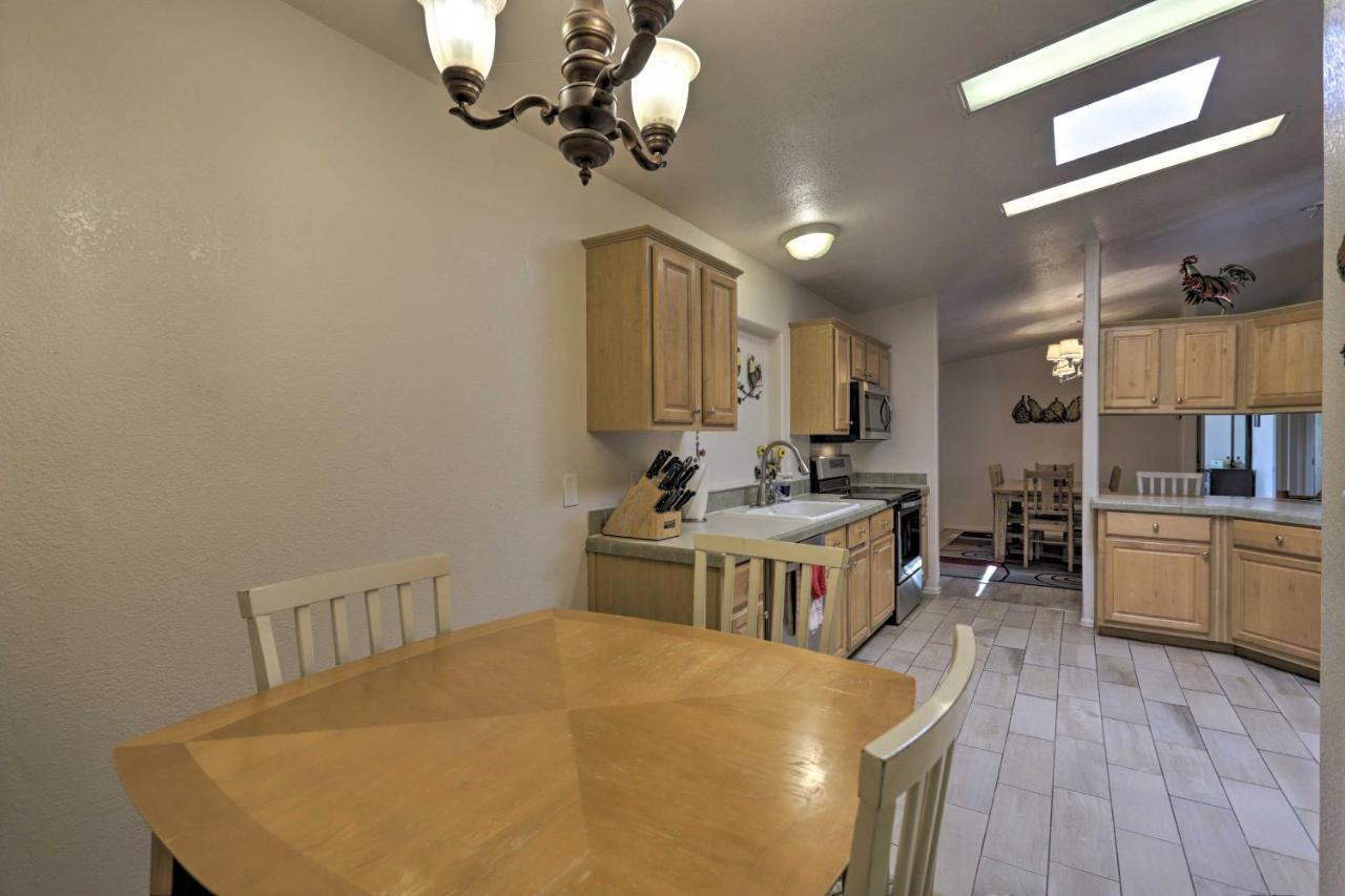 Rustic Retreat Moab Townhome With Grill And Fire Pit エクステリア 写真