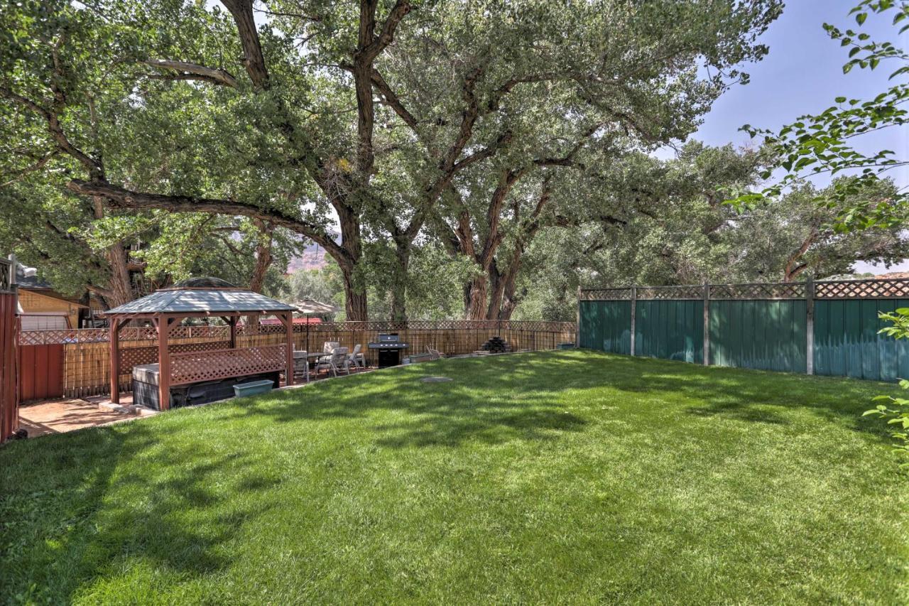 Rustic Retreat Moab Townhome With Grill And Fire Pit エクステリア 写真