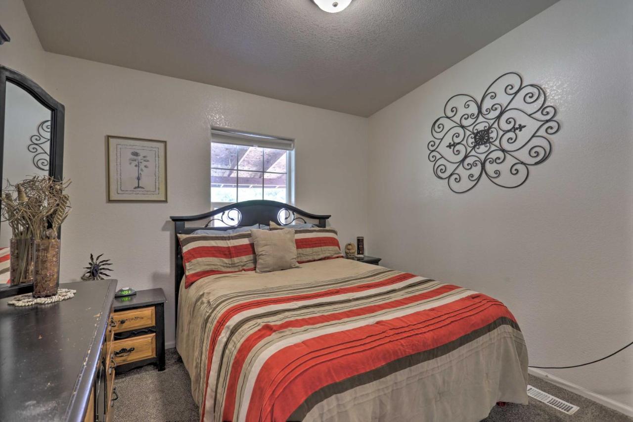 Rustic Retreat Moab Townhome With Grill And Fire Pit エクステリア 写真