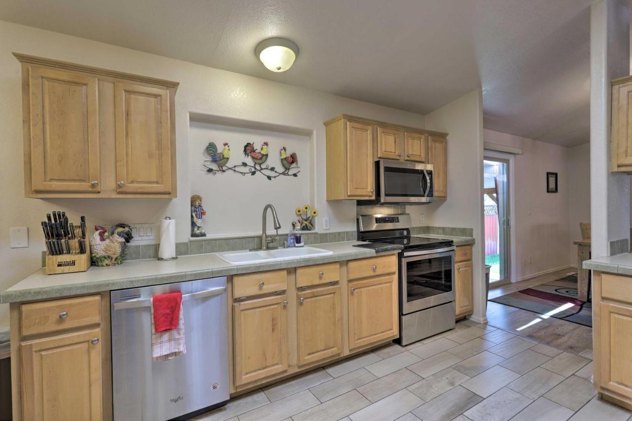 Rustic Retreat Moab Townhome With Grill And Fire Pit エクステリア 写真